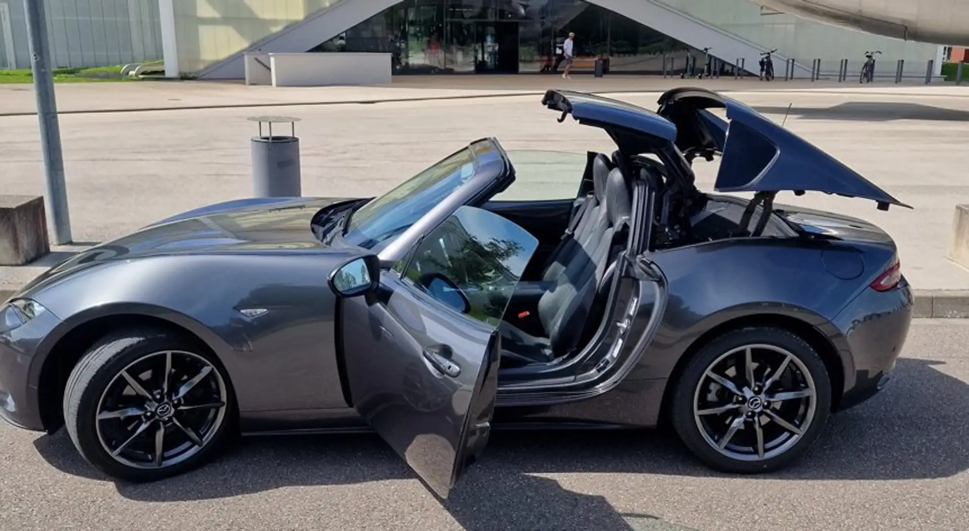 Mazda MX-5 MX-5 RF SKYACTIV-G 2.0 Selection Grau - 2