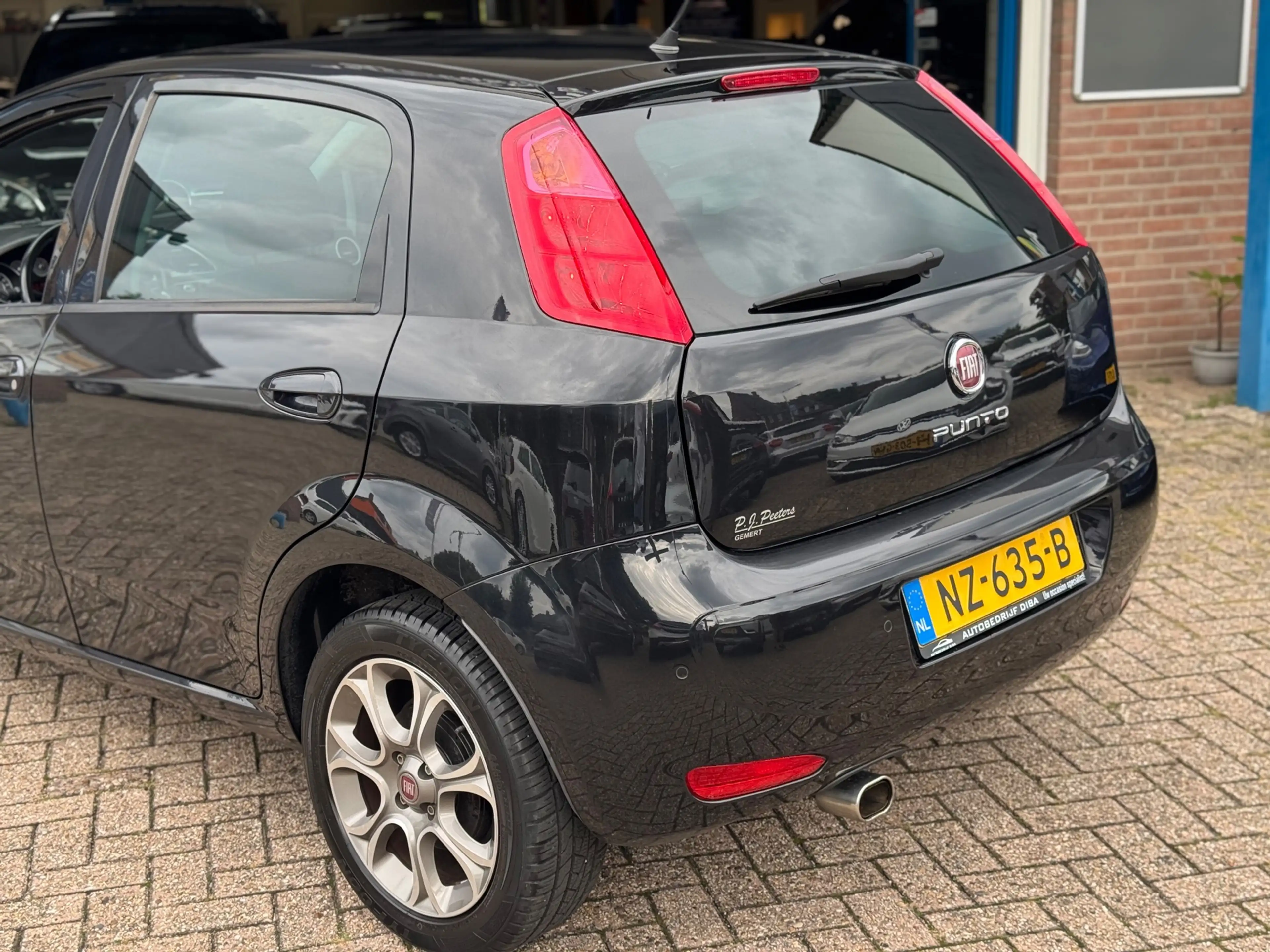 Fiat Punto Evo 0.9 TwinAir Lounge 2017 ZWART AIRCO APK NAP! — photo 4