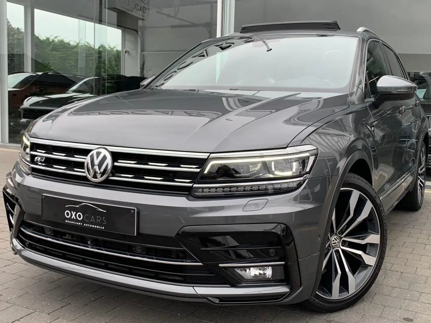 Volkswagen Tiguan 1.5TSI DSG / R Line / Cockpit / 360 / FULL OPTIONS Gris - 1