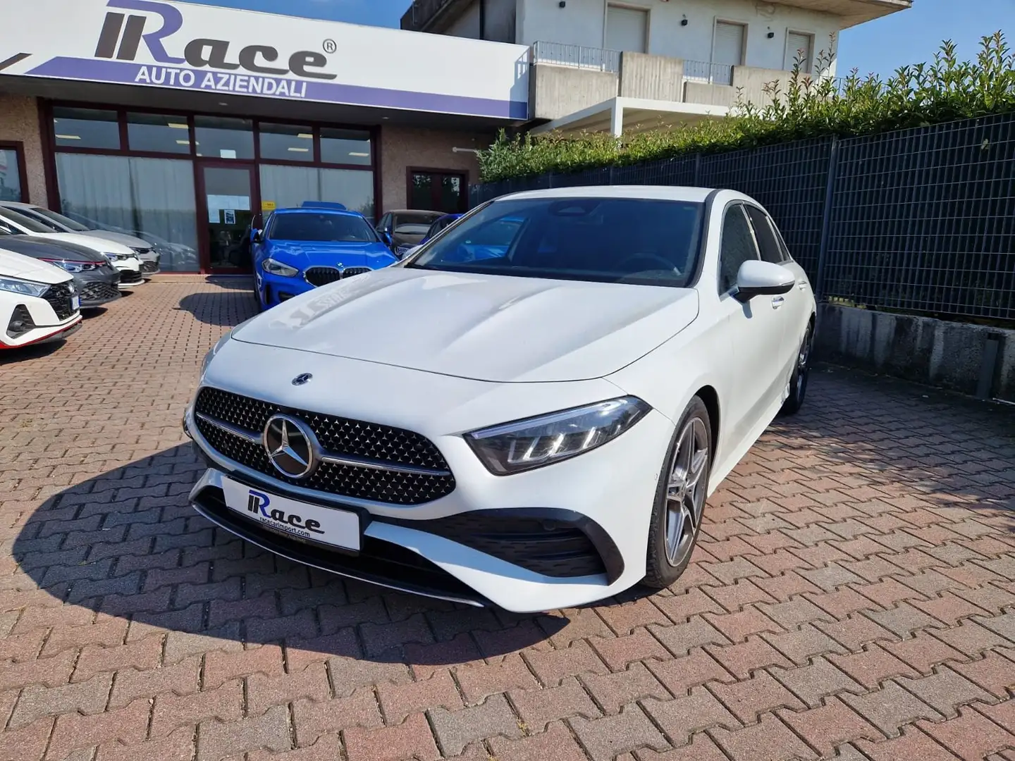 Mercedes-Benz A 200 Premium AMG VARI COLORI E ALLESTIMENTI DISPONIBILI Bianco - 2