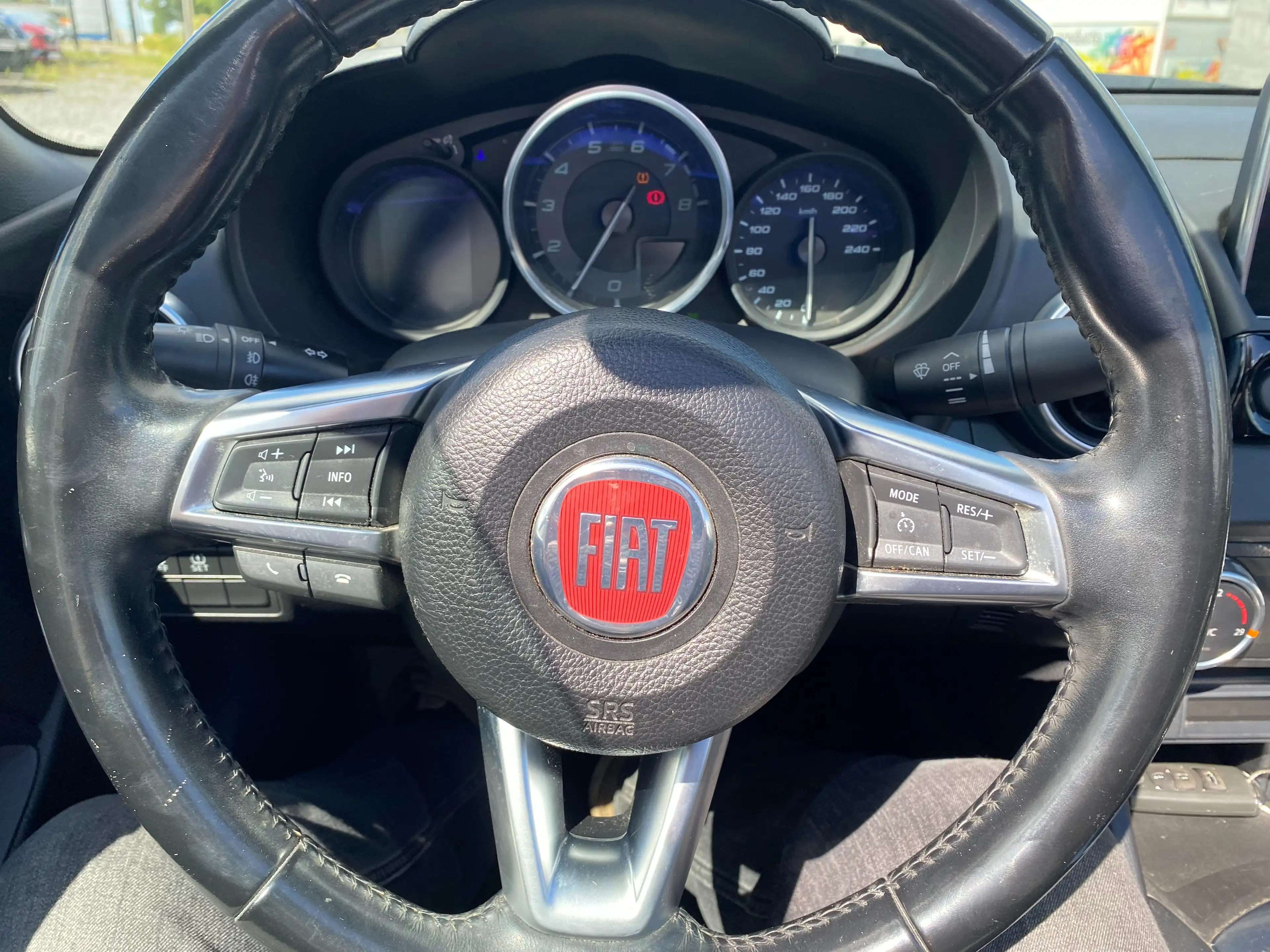 Fiat 124 Spider 124 Spider 1.4 MultiAir Lusso GARANTIE 12MOIS — photo 10