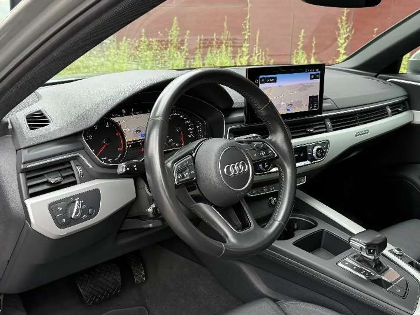 Audi A4 45 TDI // S line // Quattro // Panorama Grau - 2