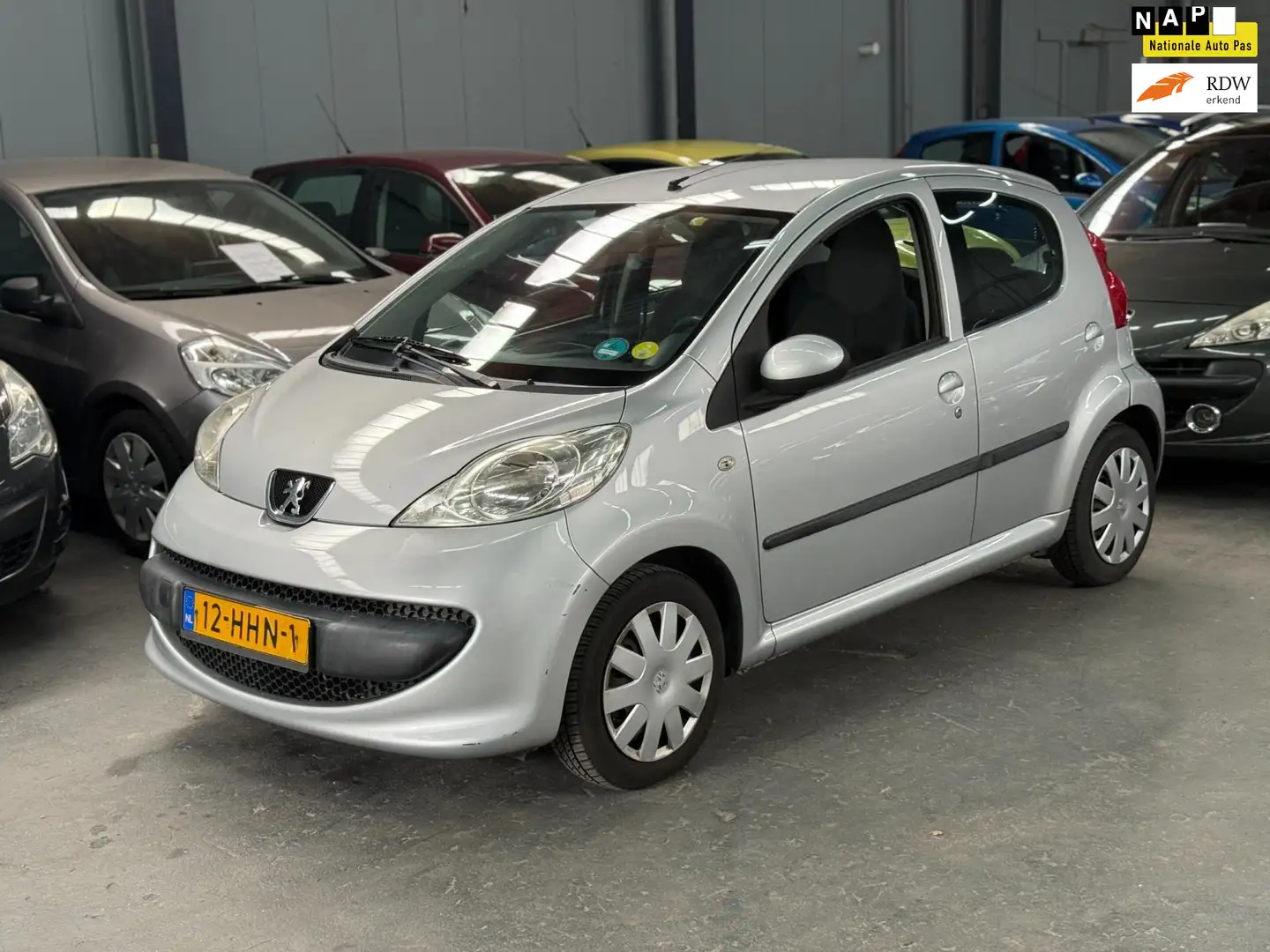 Peugeot 107 1.0-12V XS Nieuwe APK NAP Airco Grigio - 1