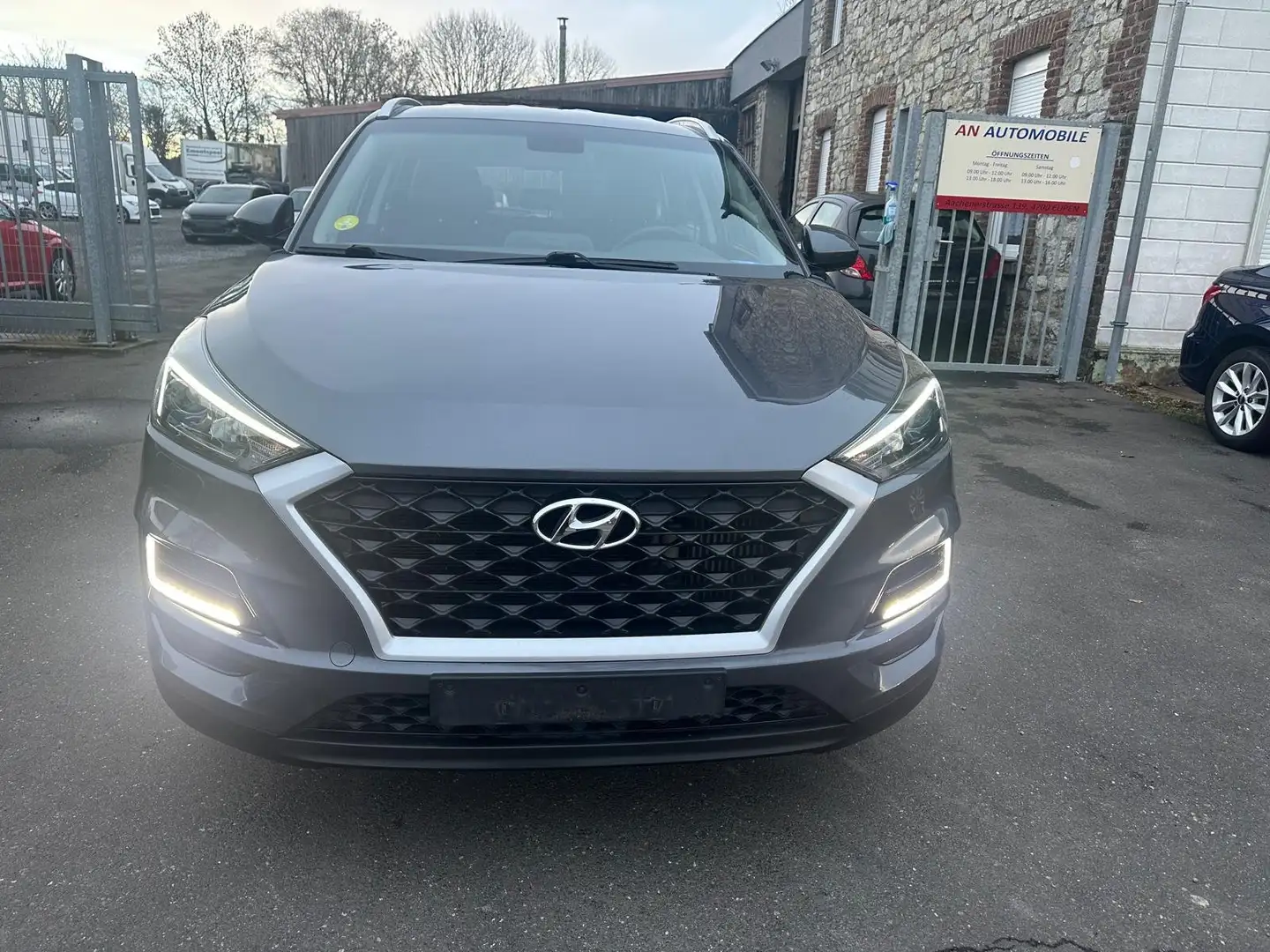 Hyundai TUCSON Grau - 2