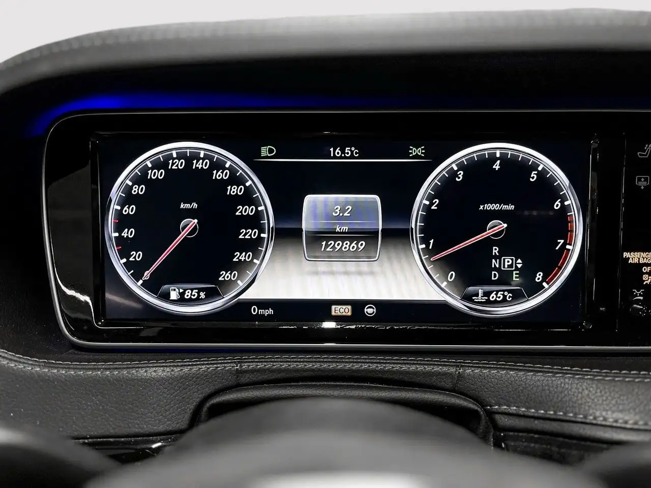 Mercedes-Benz S-Class снимка Mercedes-Benz S-Class