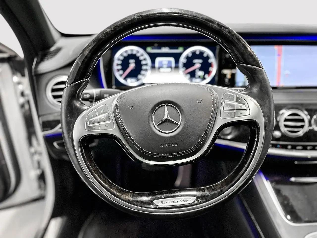 Mercedes-Benz S-Class снимка Mercedes-Benz S-Class