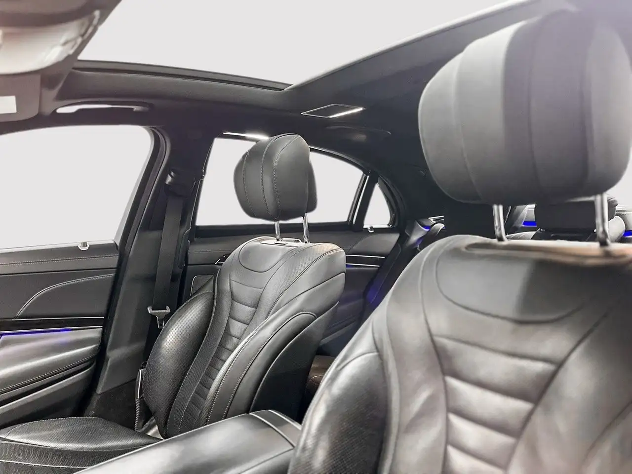 Mercedes-Benz S-Class снимка Mercedes-Benz S-Class