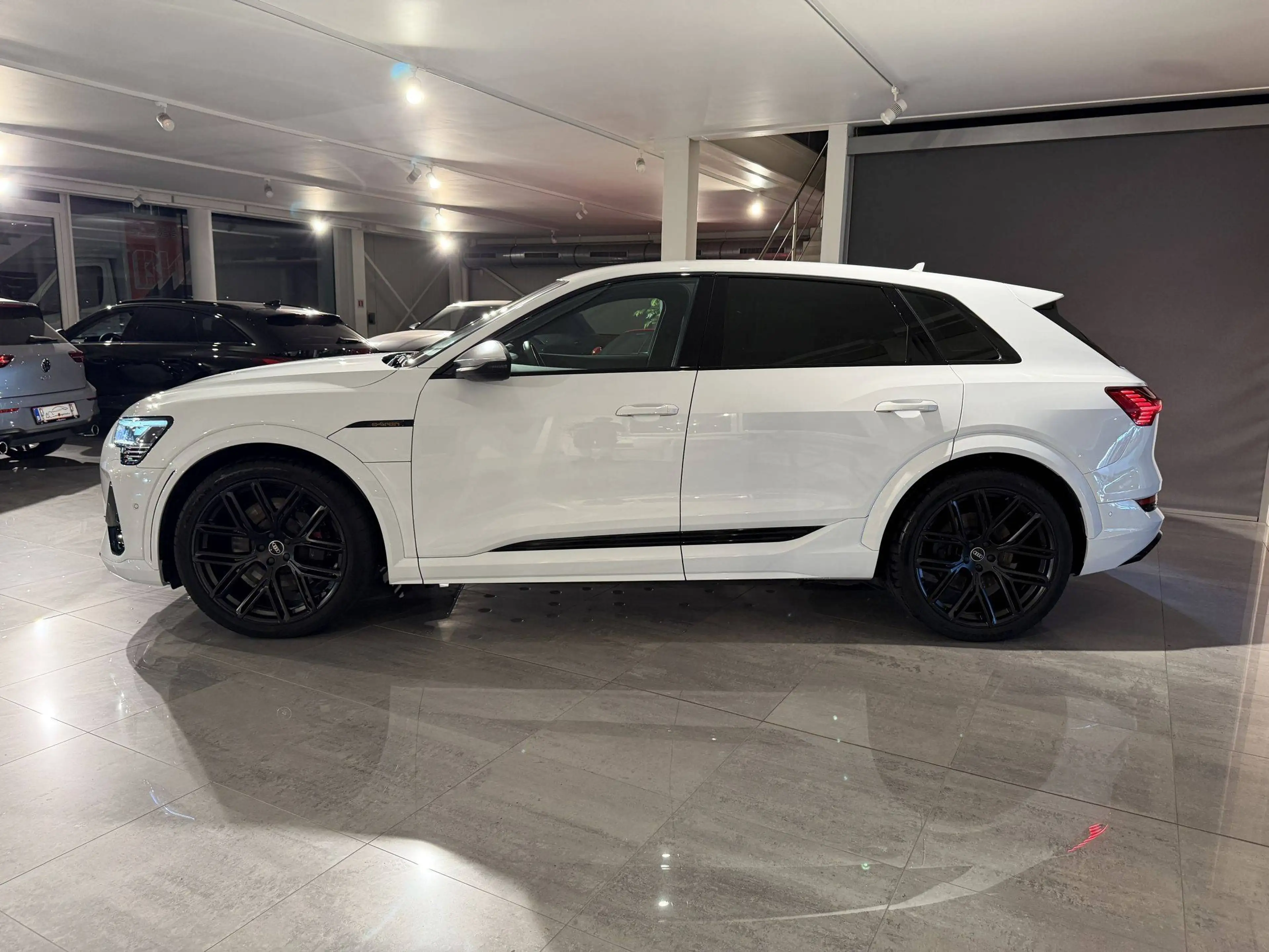 Audi SQ8 e-tron 503PK QUATTRO * FULL BLACK PACK * STANDVERWARMING * LEDER * 22" RS VELGEN * * 31844km!!! — photo 13