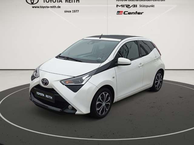Imagine Toyota Aygo X-Play Team D Apple CarPlay Android Auto Musikstre