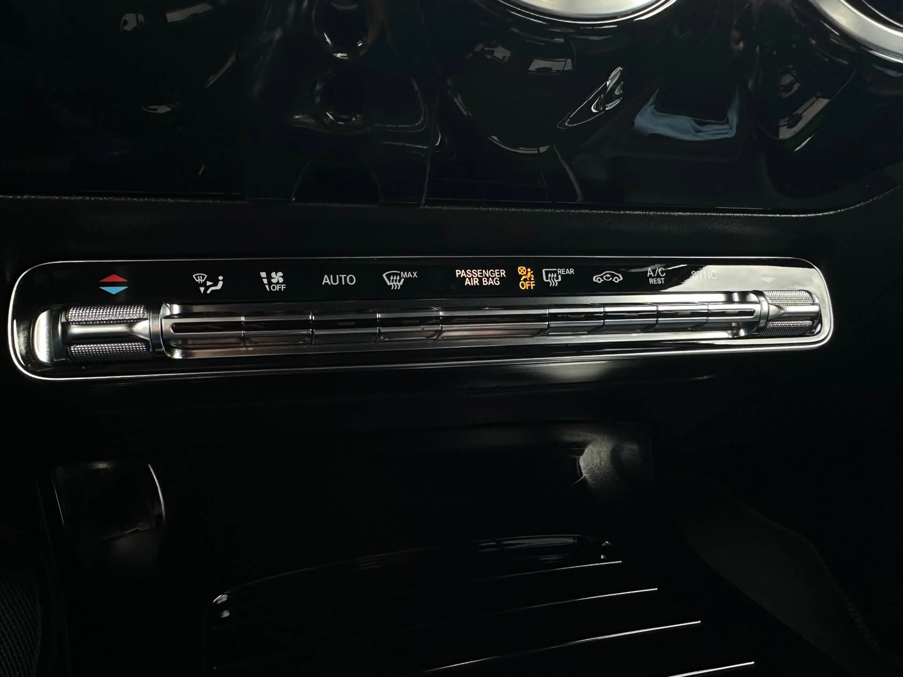Mercedes-Benz A 200 Business Solution AMG Upgrade/CAMERA/CARPLAY/NAVI/ — photo 25