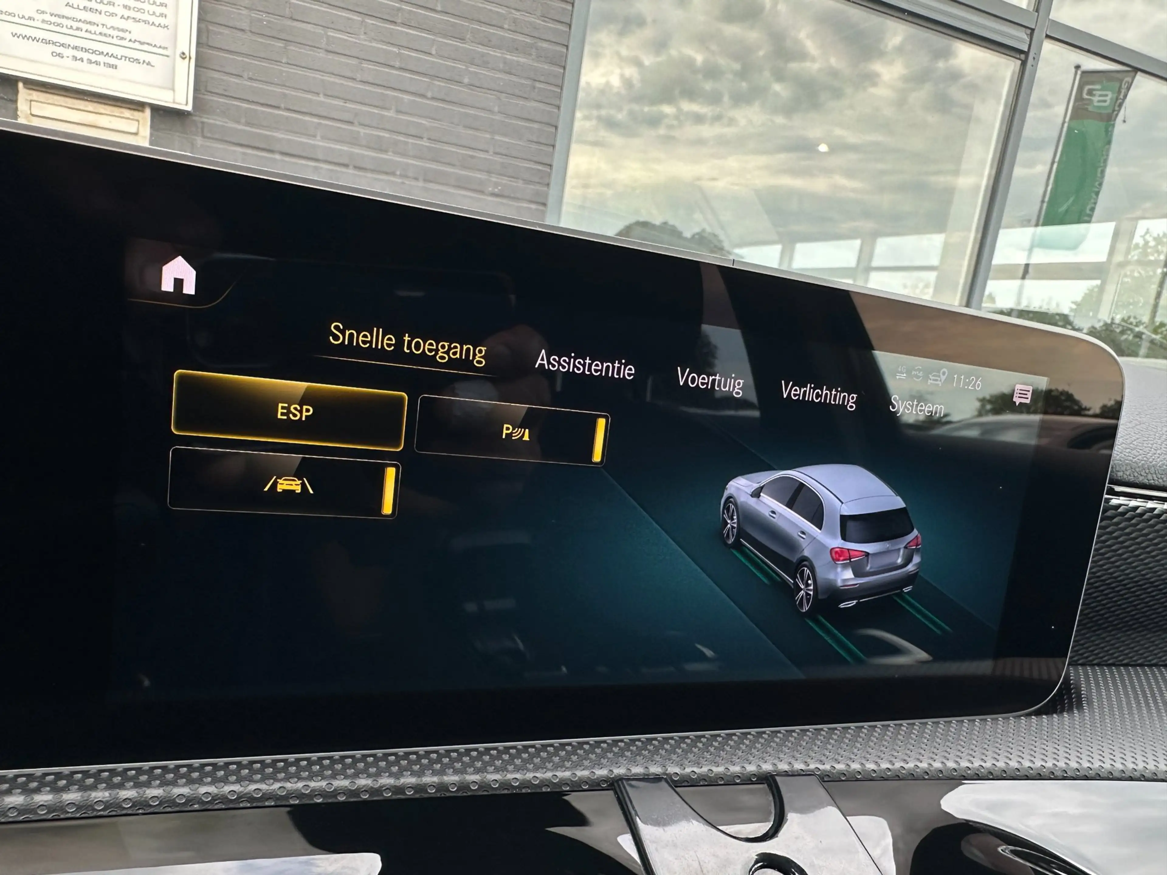 Mercedes-Benz A 200 Business Solution AMG Upgrade/CAMERA/CARPLAY/NAVI/ — photo 29