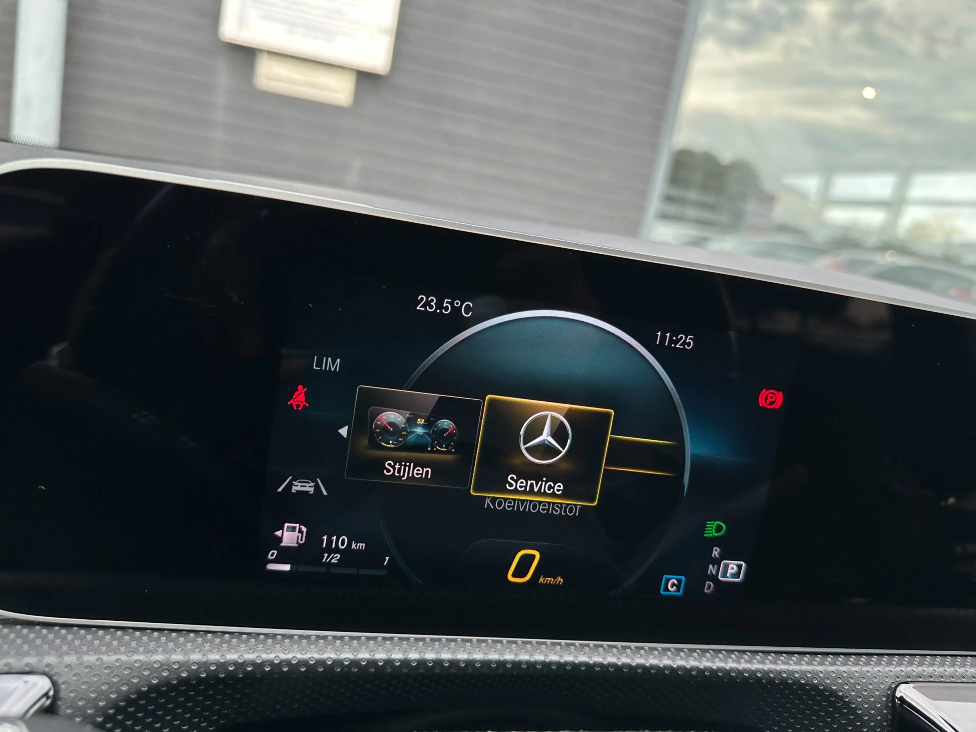 Mercedes-Benz A 200 Business Solution AMG Upgrade/CAMERA/CARPLAY/NAVI/ — photo 20