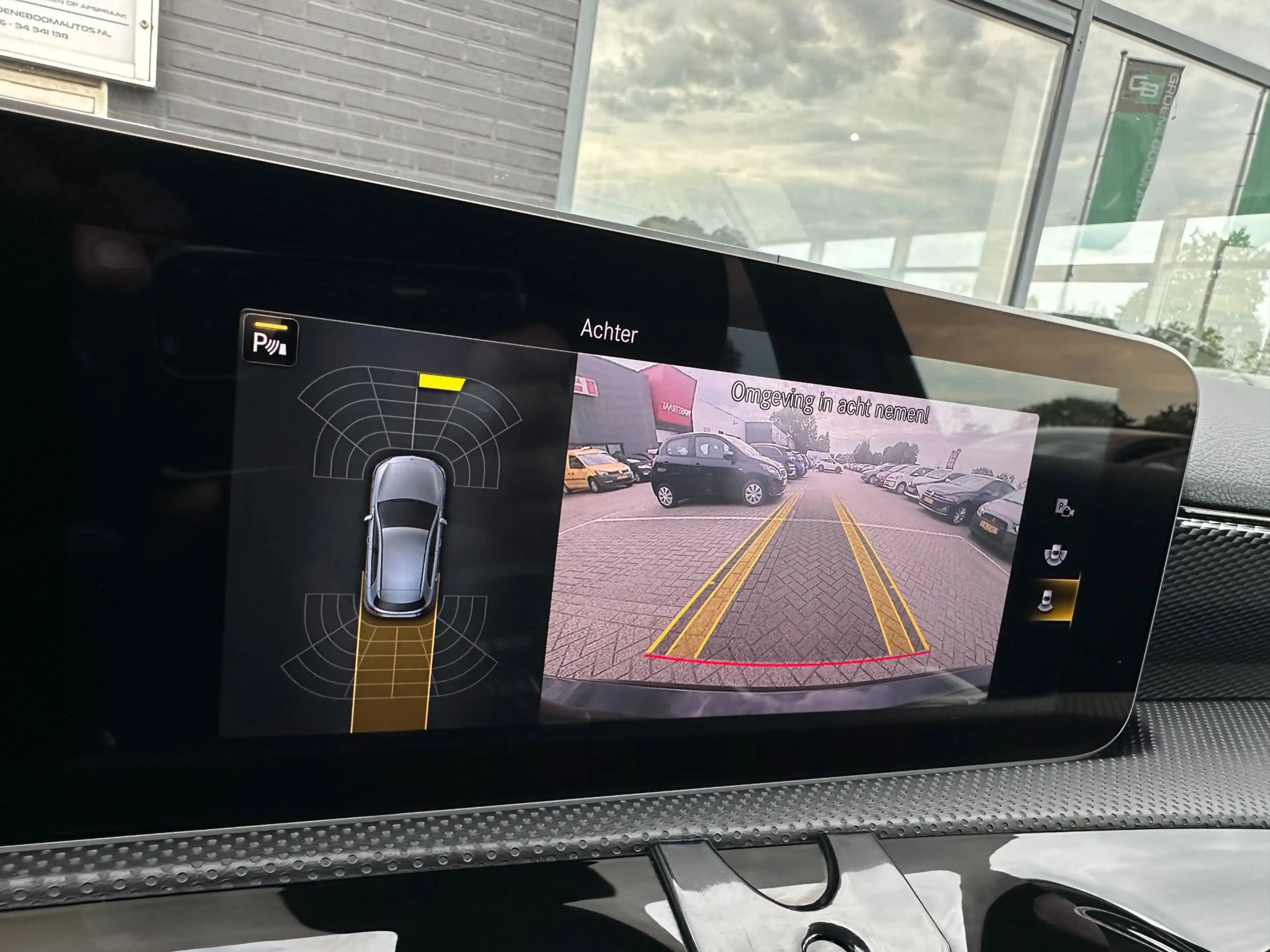Mercedes-Benz A 200 Business Solution AMG Upgrade/CAMERA/CARPLAY/NAVI/ — photo 28