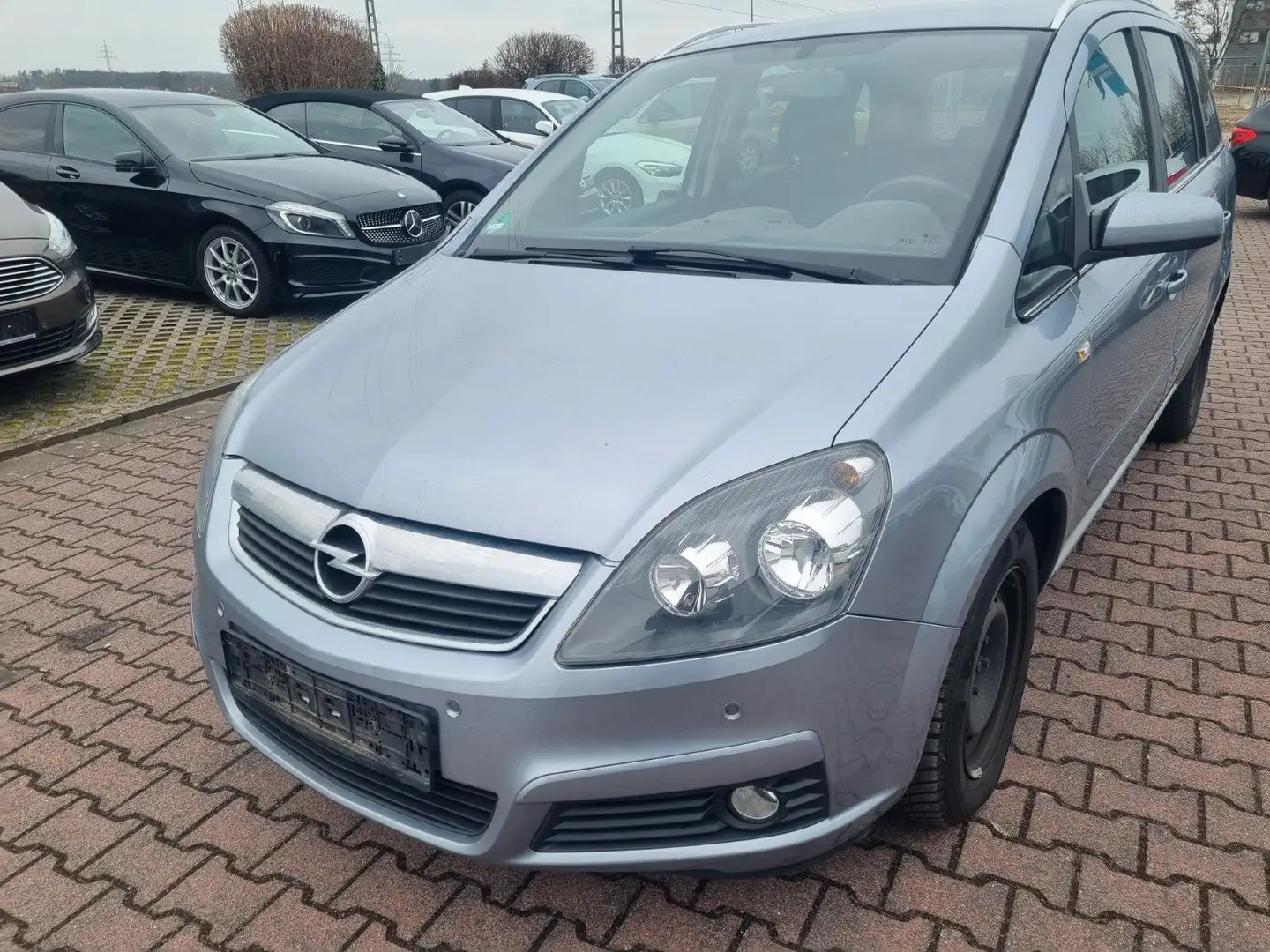 Opel Zafira B Edition 7 Sitze Argent - 1