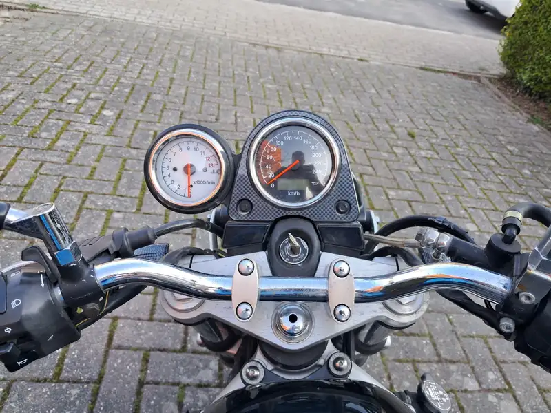 Suzuki SV 650 - foto 6