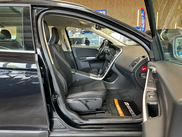 Volvo XC60 view 10