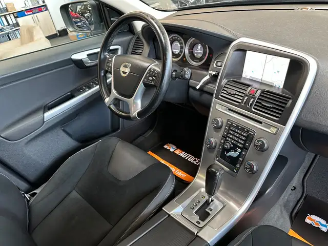 Volvo XC60 view 9