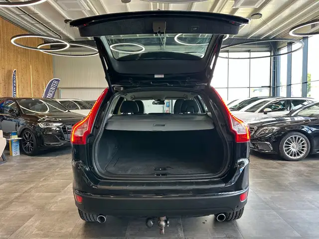Volvo XC60 view 28
