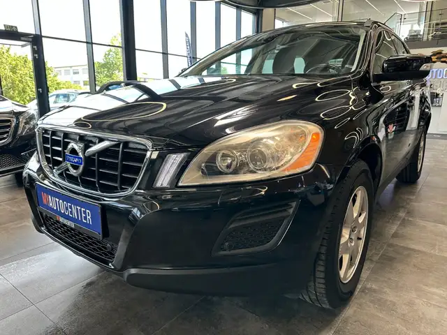 Volvo XC60 view 4