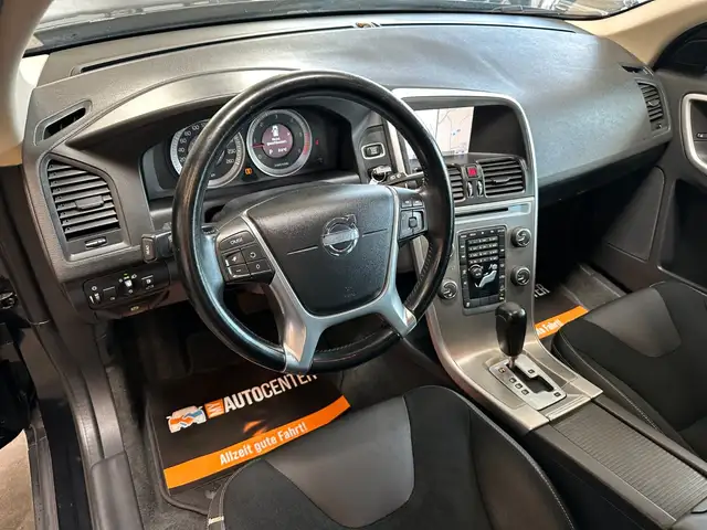 Volvo XC60 view 11