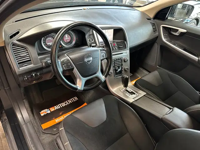 Volvo XC60 view 12