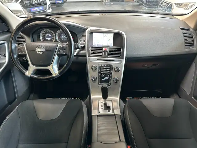 Volvo XC60 view 6