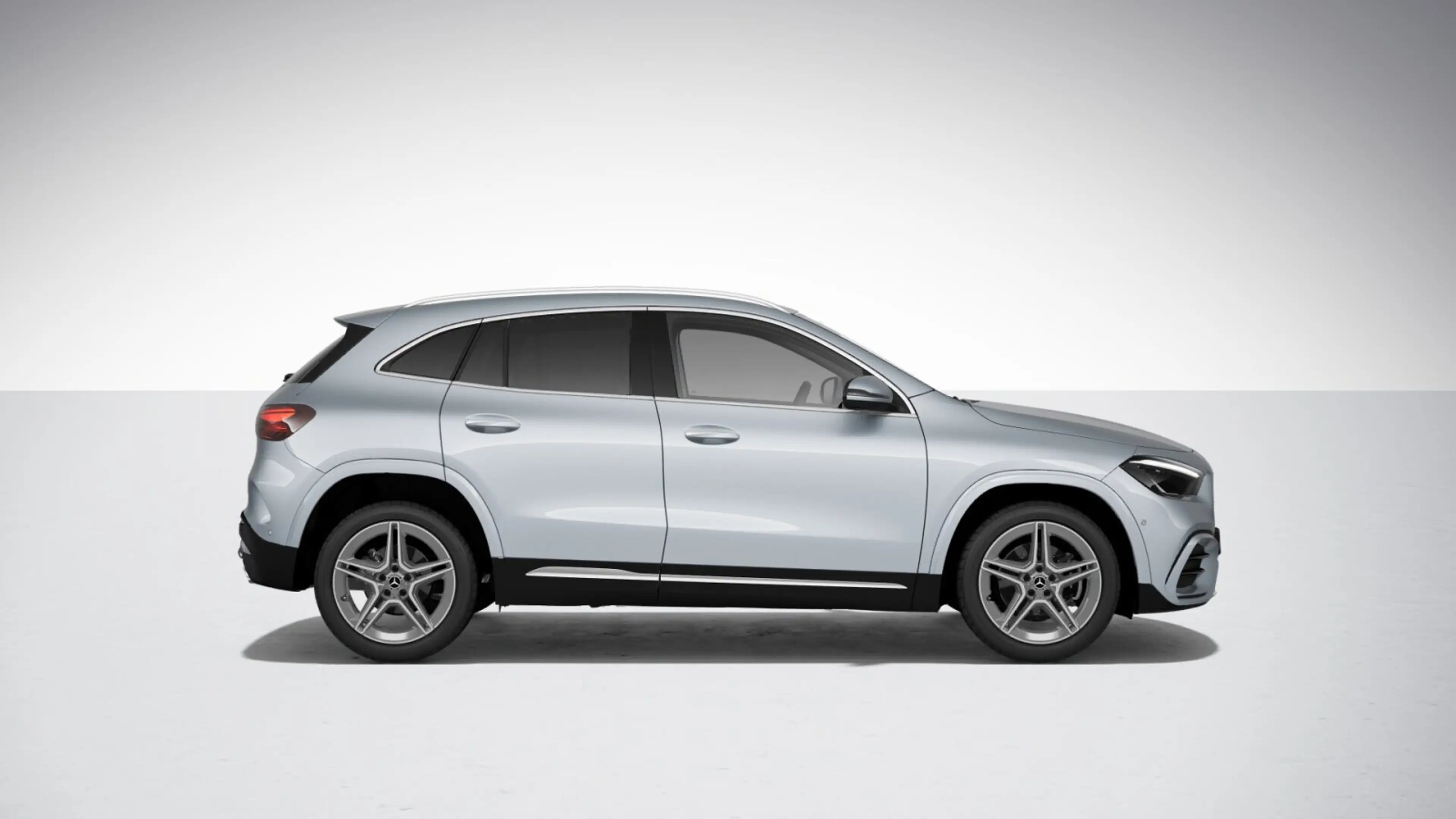 Mercedes-Benz GLA 220 4M AMG*AHK*STHZ*KAMERA*MEMORY*KEYLESS*VORR.DISTR — photo 3