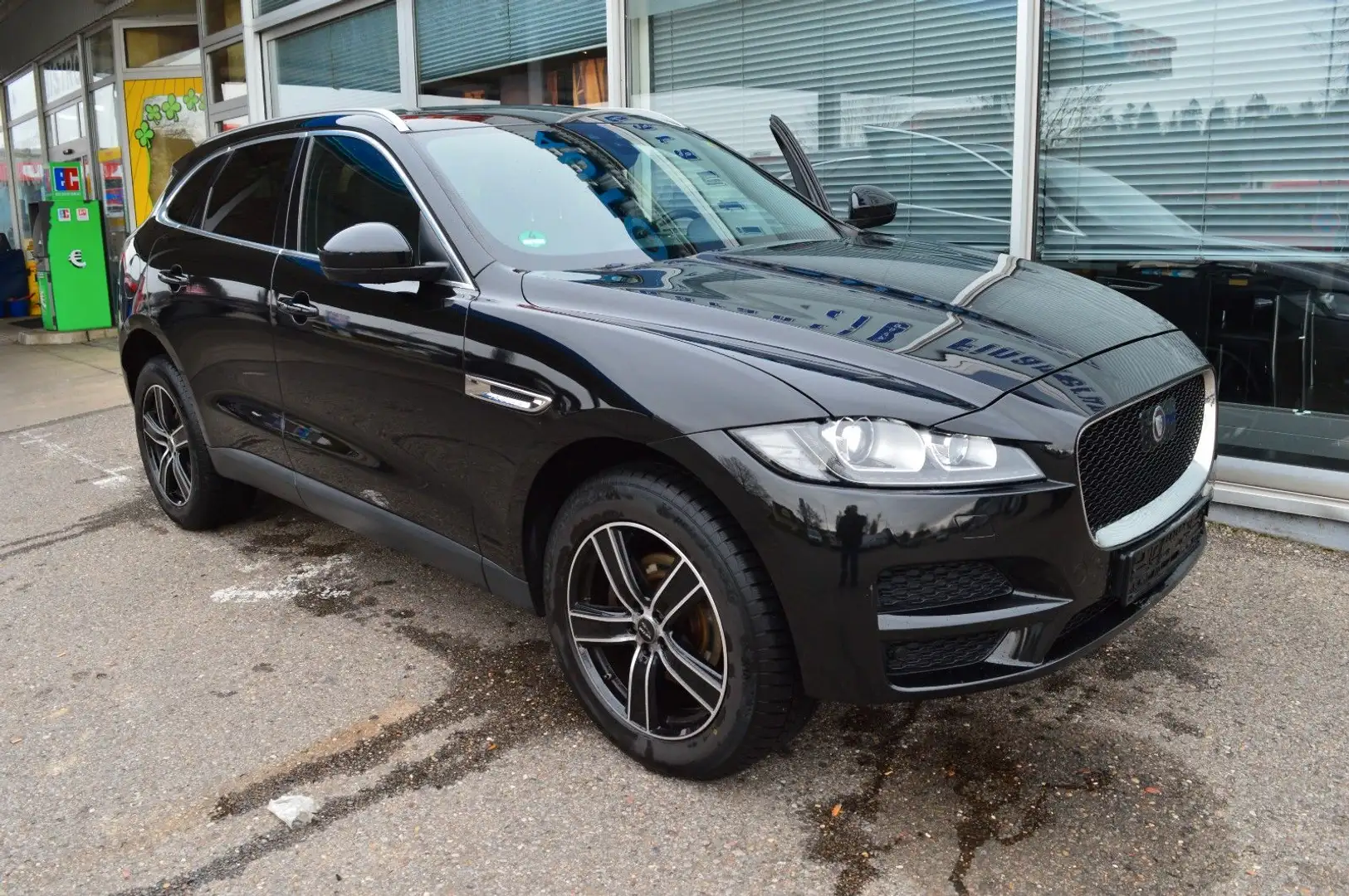 Jaguar F-Pace F-PACE Prestige AWD Noir - 2