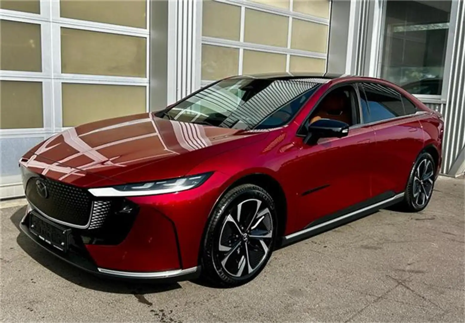 Mazda 6e 80kWh LR Takumi Plus Vollelektrisch in höchster Rot - 1