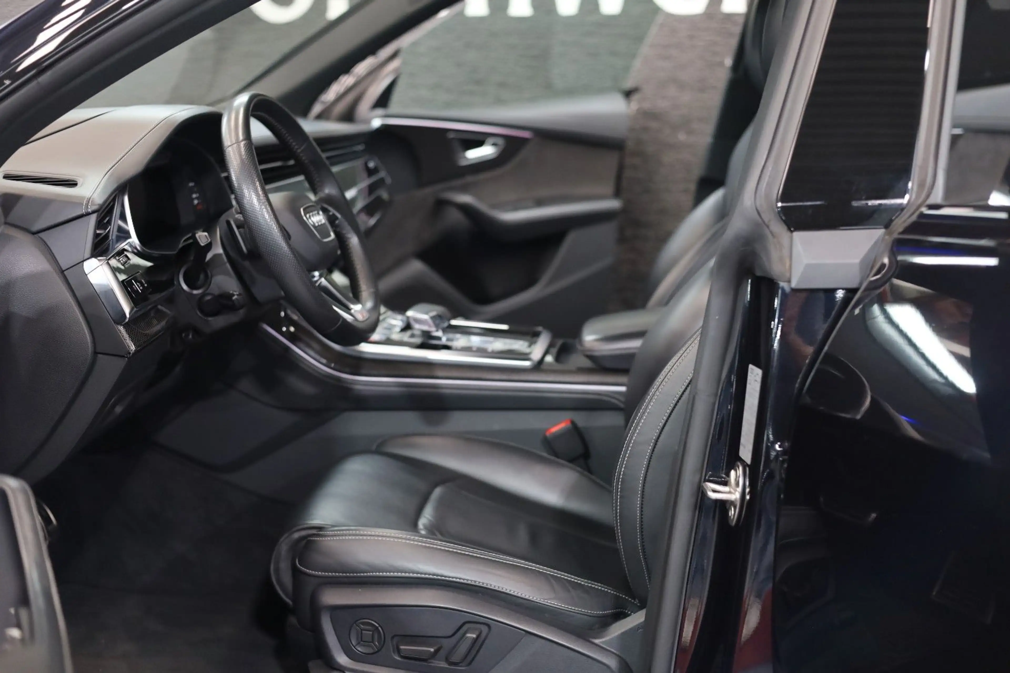 Audi SQ8 4.0 TDI *Carbon*ACC*Heaad-Up*Pano*Matrix — photo 2