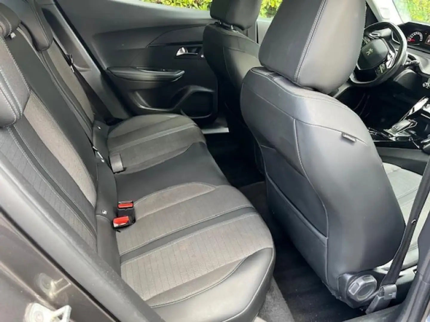 Peugeot 2008 Allure Gris - 2