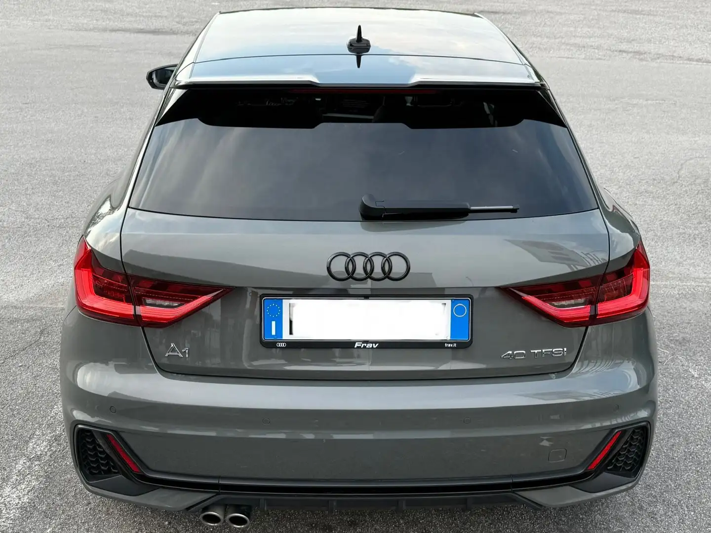 Audi A1 Sportback 40 2.0 Tfsi S Line Edition S-tronic Grau - 2