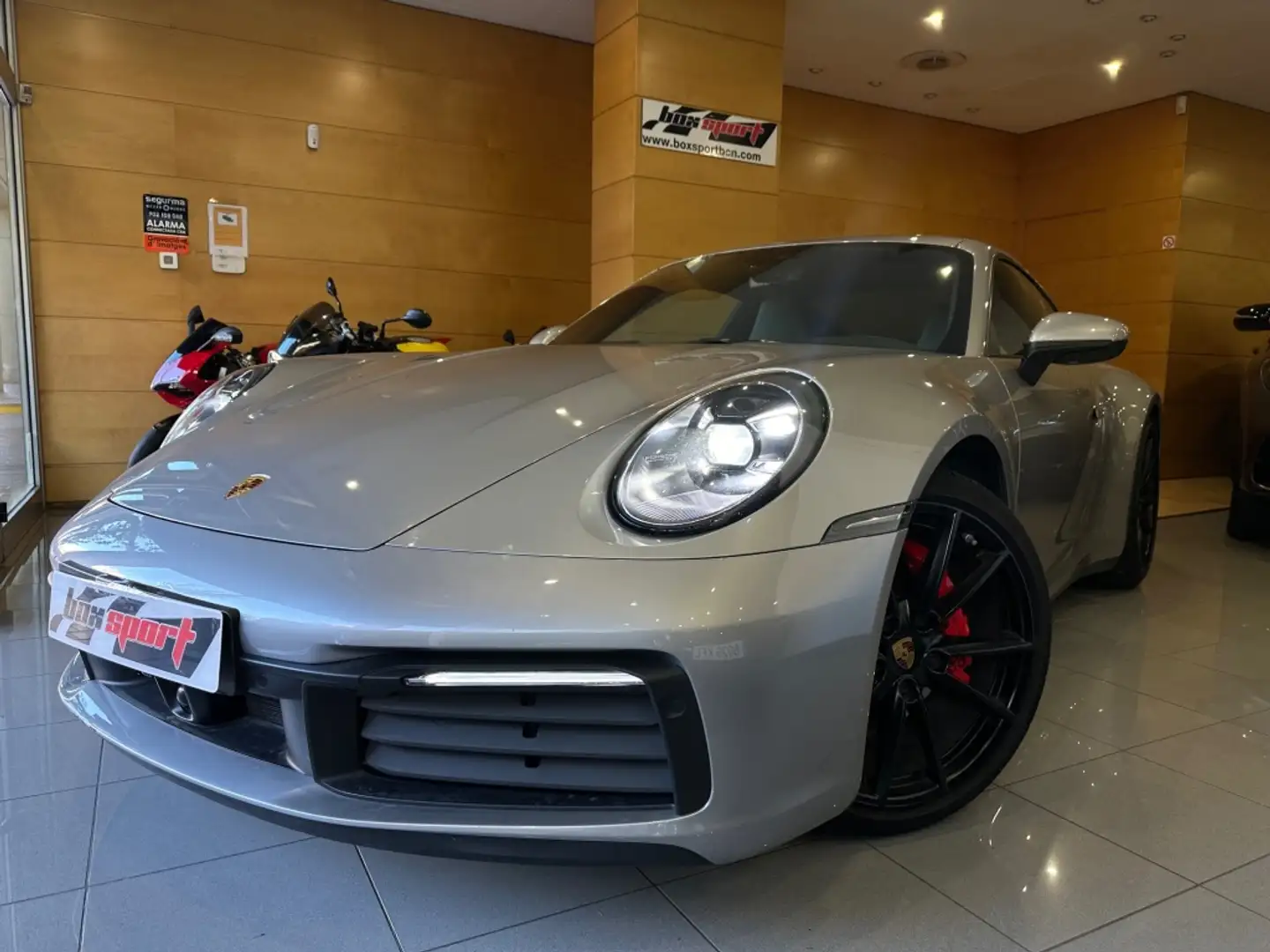 Porsche 992 Carrera 4 Coupé PDK Gris - 1