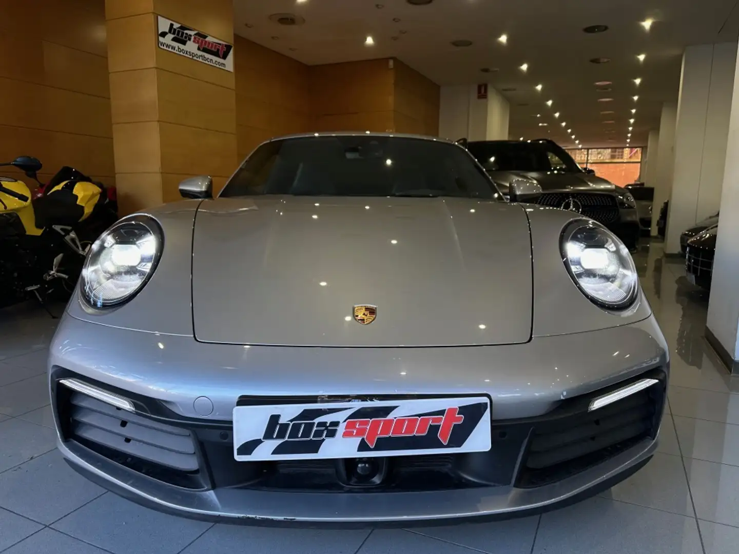 Porsche 992 Carrera 4 Coupé PDK Gris - 2