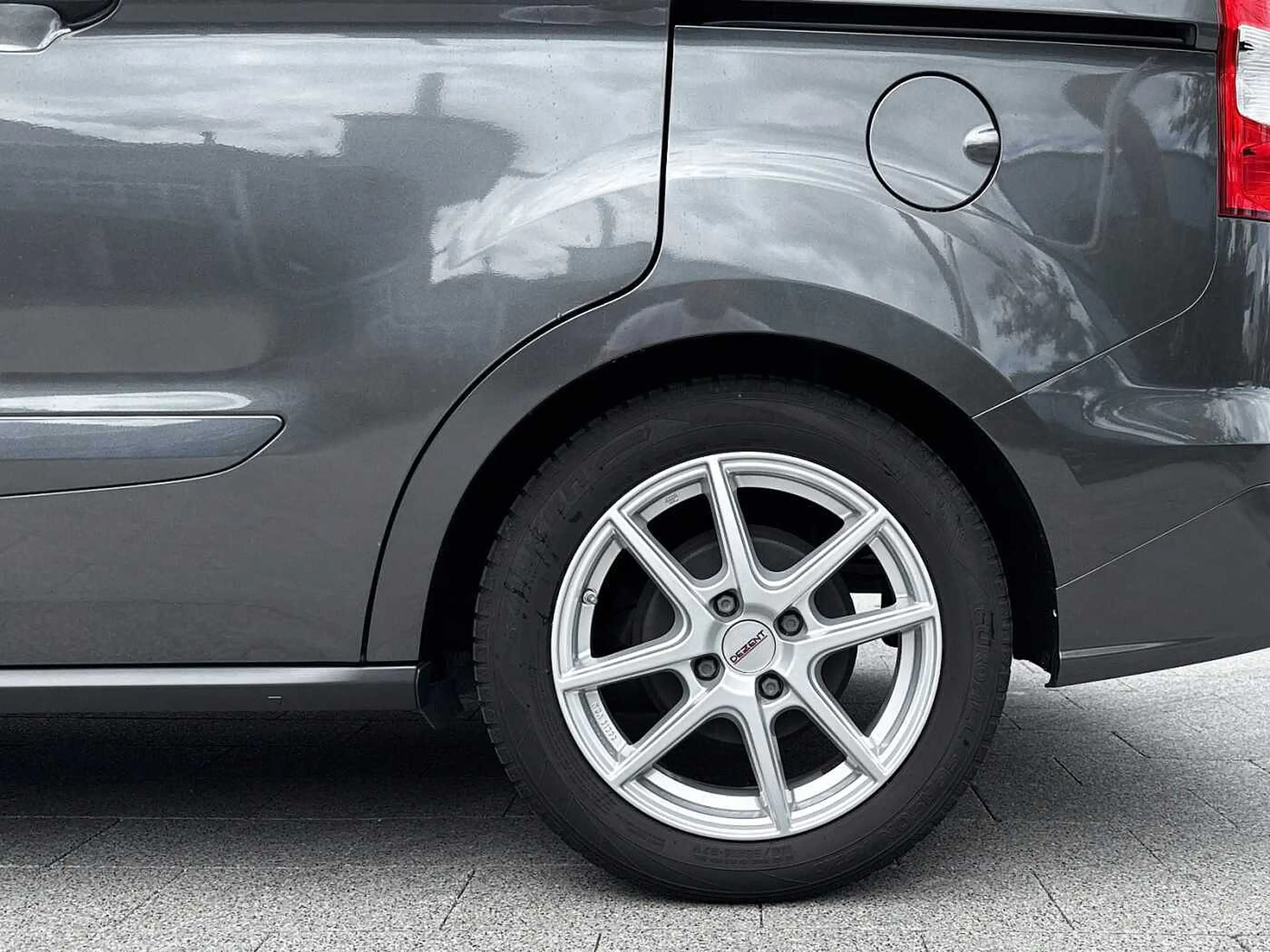 Ford Tourneo Courier 1.0 EcoBoost Trend — photo 9