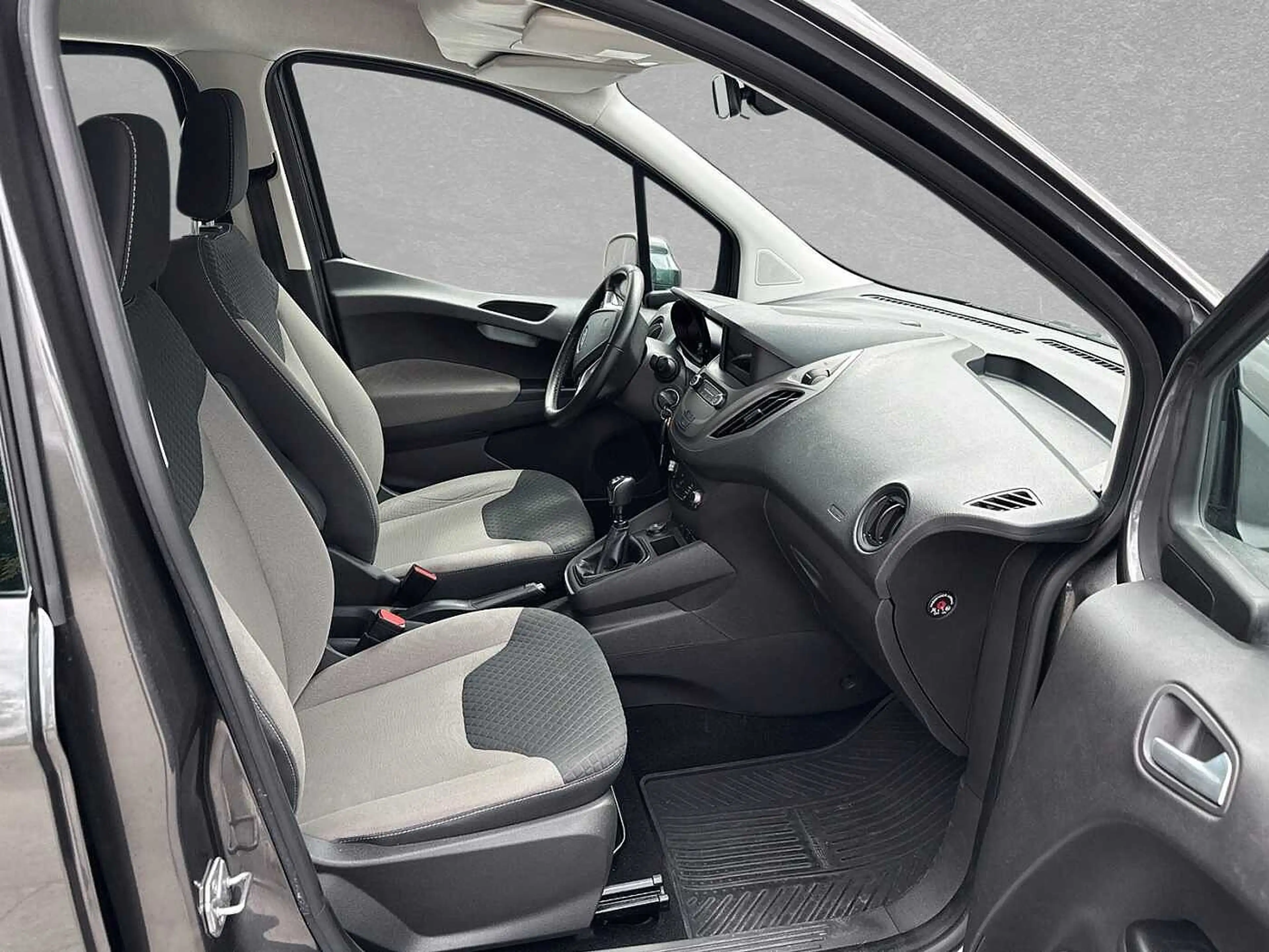 Ford Tourneo Courier 1.0 EcoBoost Trend — photo 3