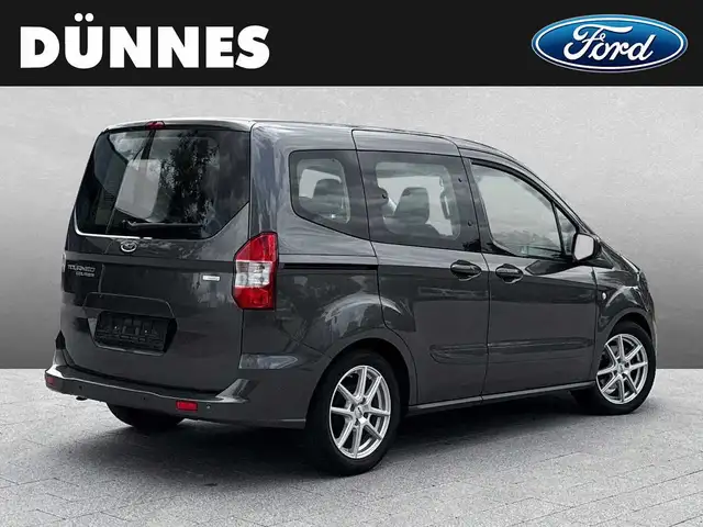 Ford Tourneo Courier view 2