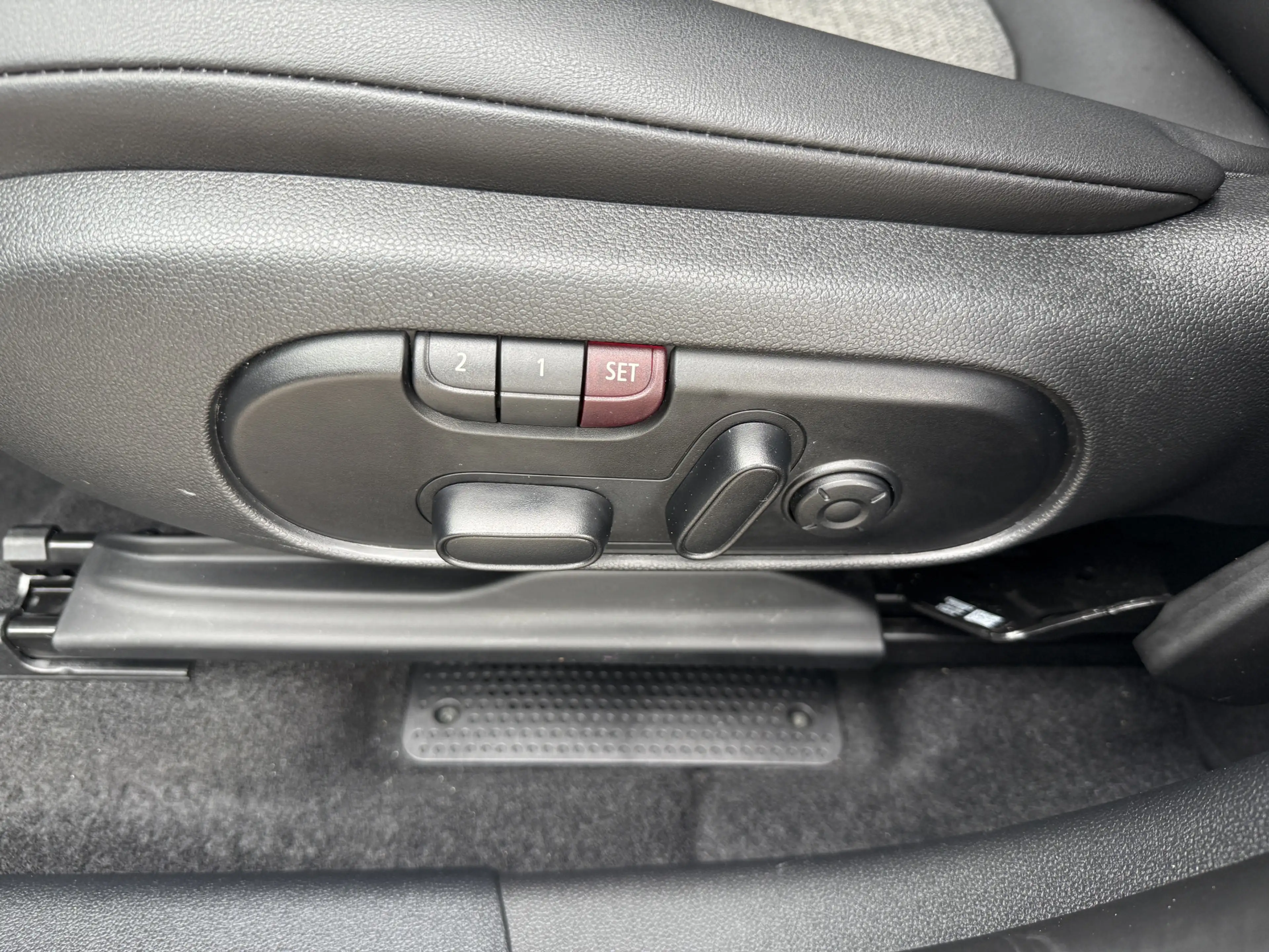 MINI Cooper SE Countryman 2.0 ALL4 Pano/Camera/H&K — photo 9