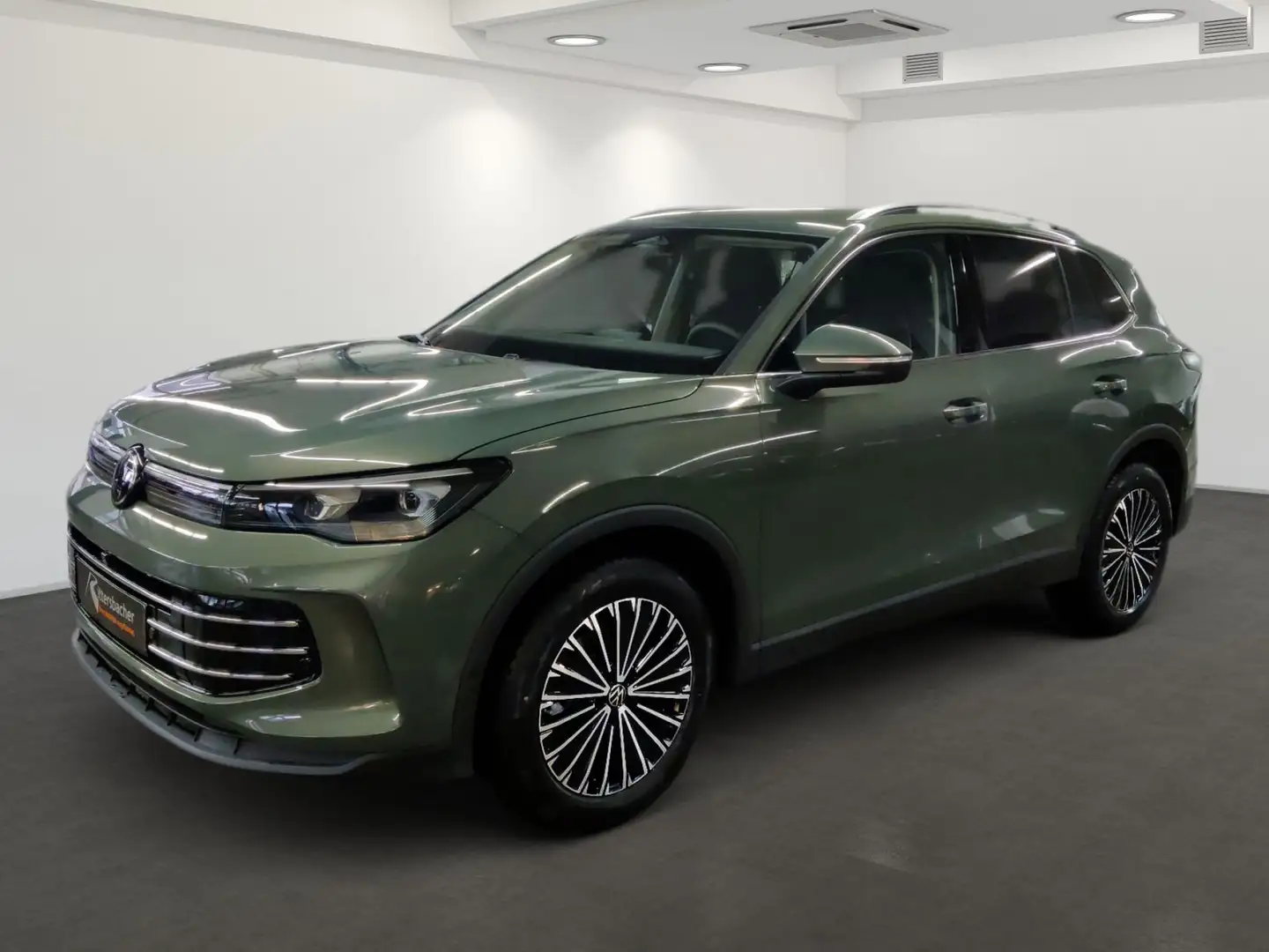 Volkswagen Tiguan Elegance 1,5 l eTSI OPF 110 kW (150 PS) 7 Grün - 2