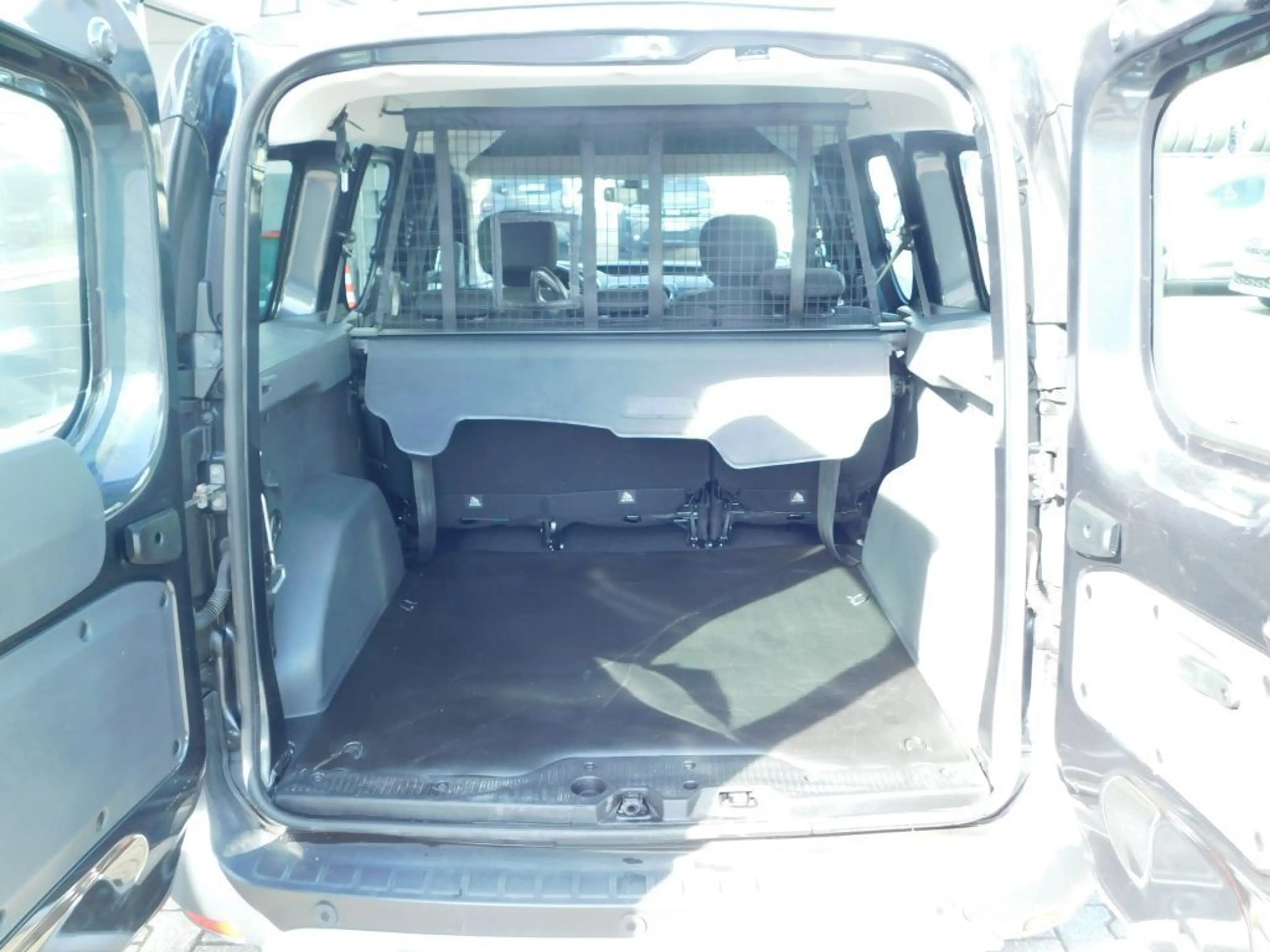 Dacia Dokker Stepway Plus TCe 130 GPF — photo 13