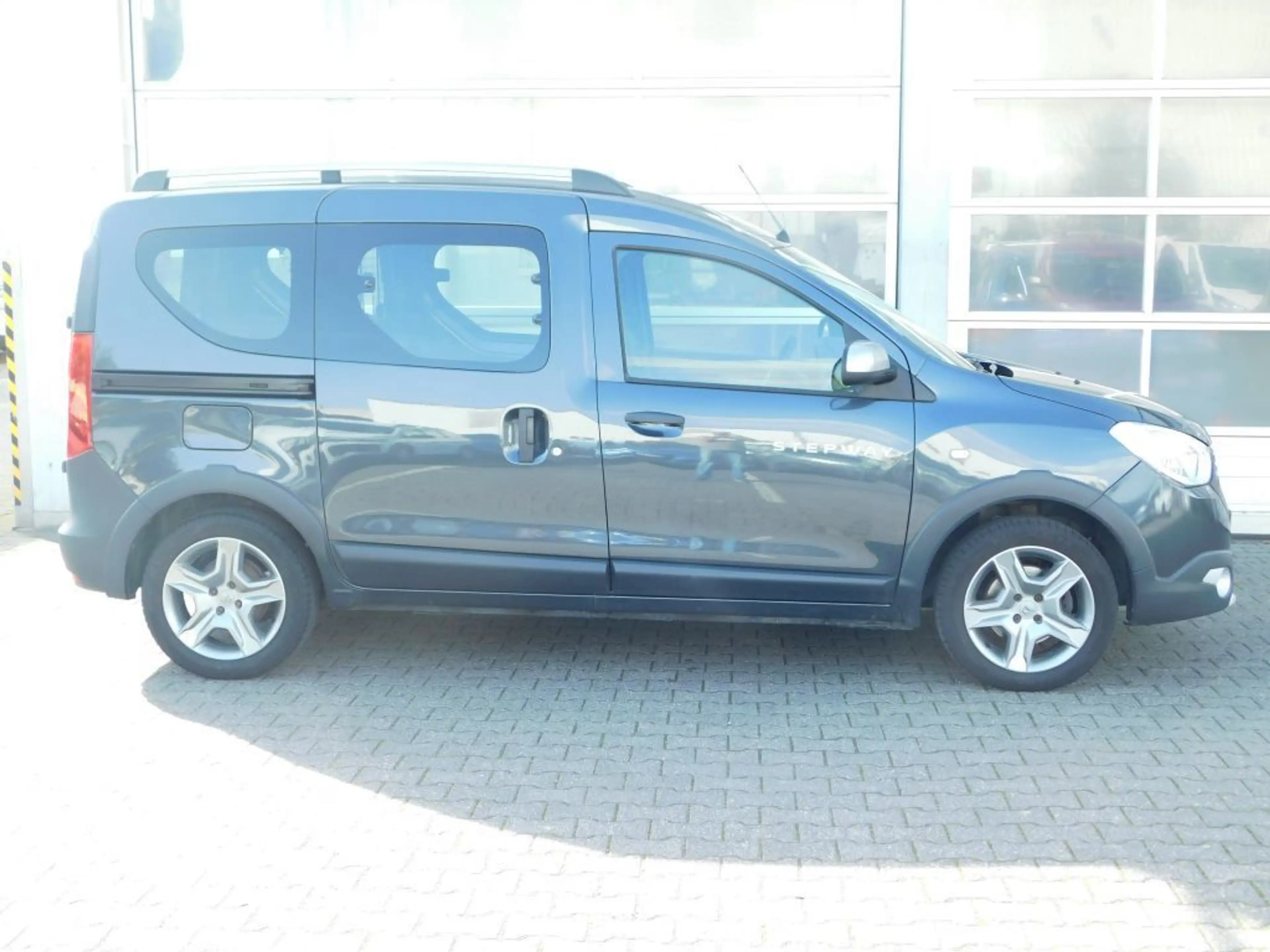 Dacia Dokker Stepway Plus TCe 130 GPF — photo 2
