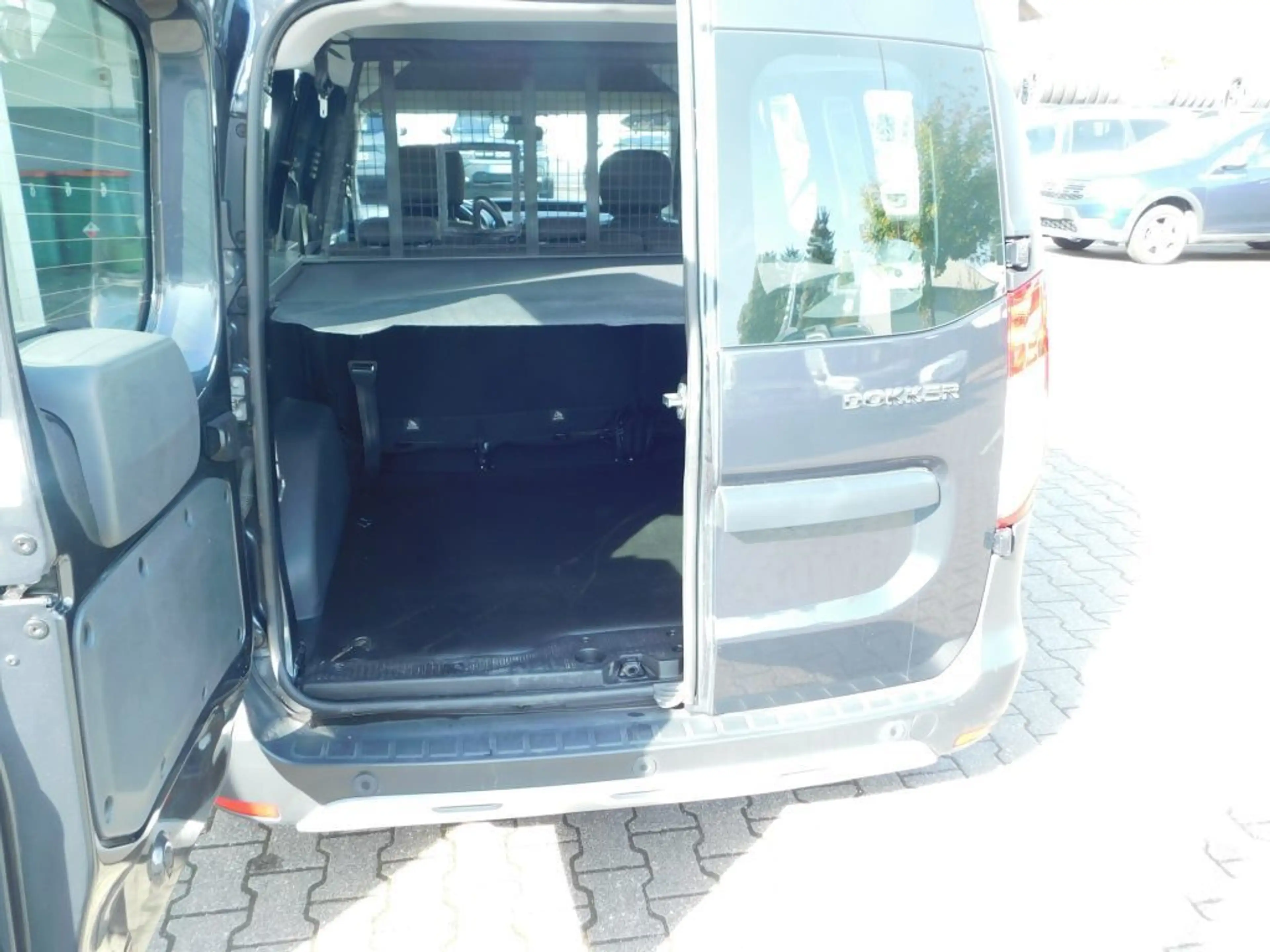 Dacia Dokker Stepway Plus TCe 130 GPF — photo 12