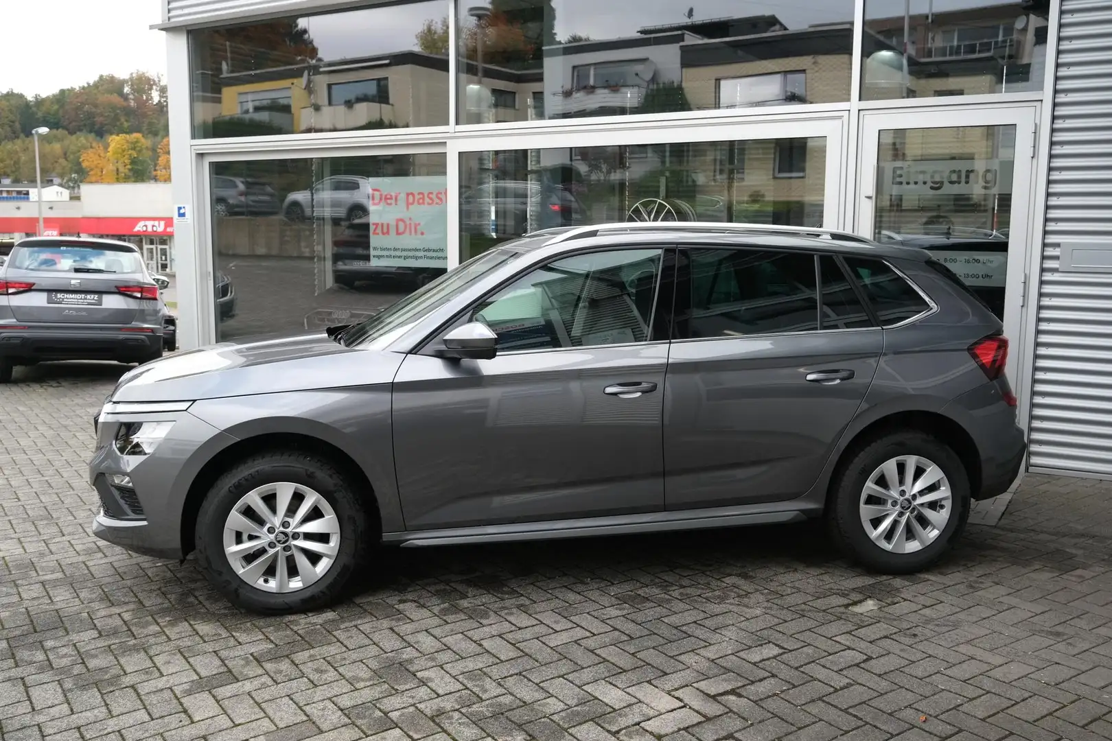 Skoda Kamiq Top Selection 1.0 TSI LED App-Navi Sitzheizung PDC Gris - 2