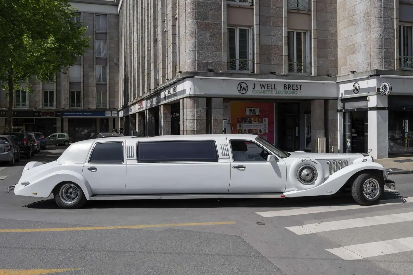 Lincoln Town Car - 2