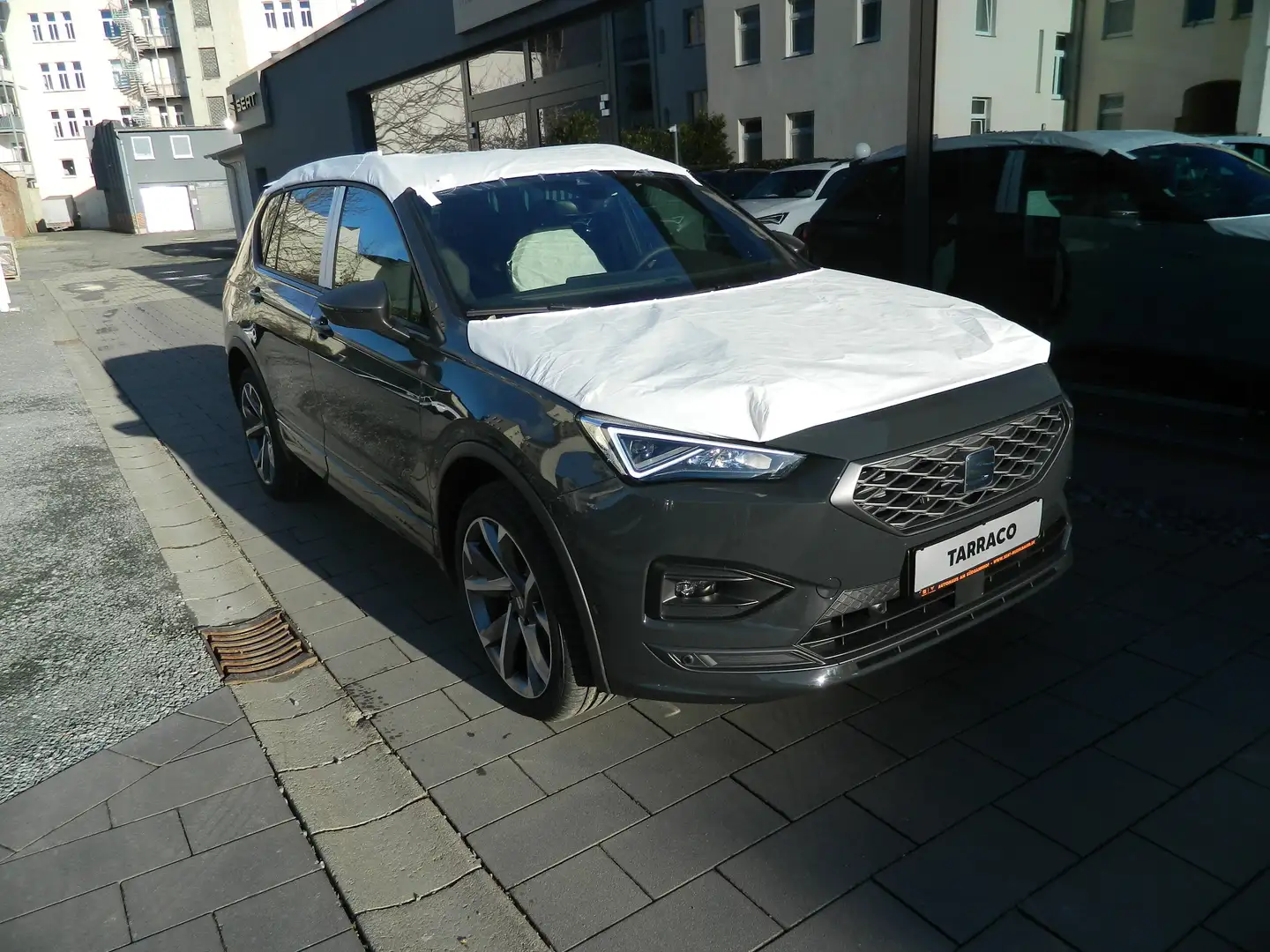 SEAT Tarraco FR 1.5 TSI DSG FahrassistXL/PanoramaD/AHZV/BEATS/2 Grijs - 1