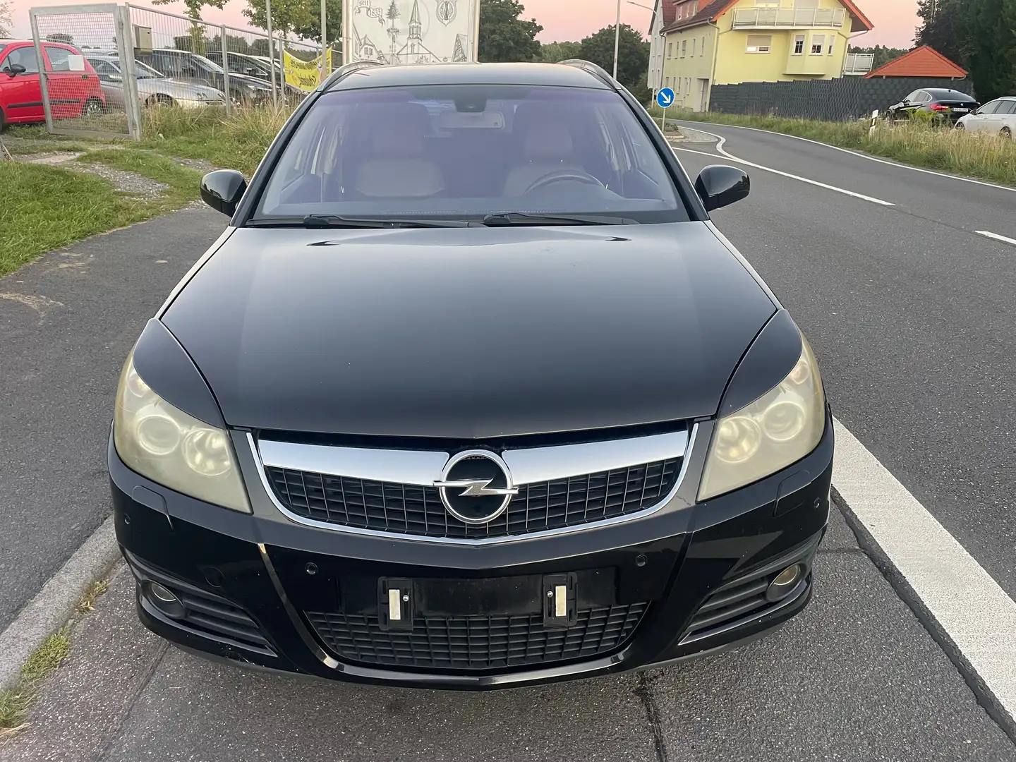 Opel Vectra 1.8 Caravan Schwarz - 2