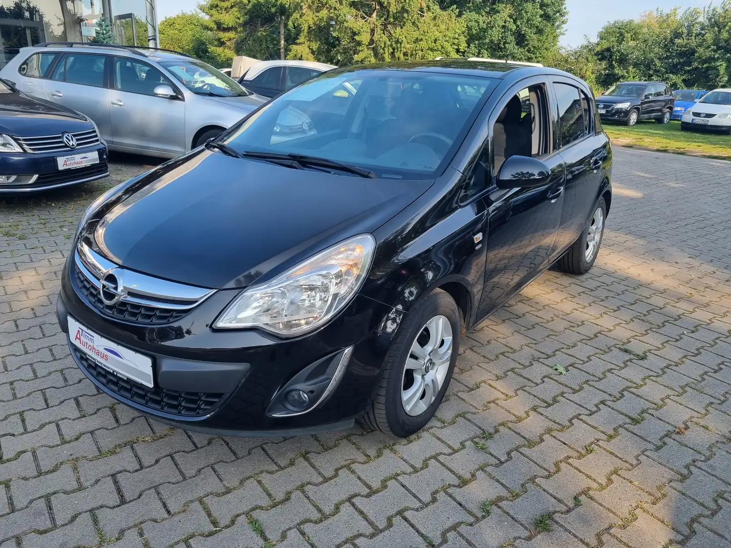 Opel Corsa 1.4 16V Satellite Negro - 1