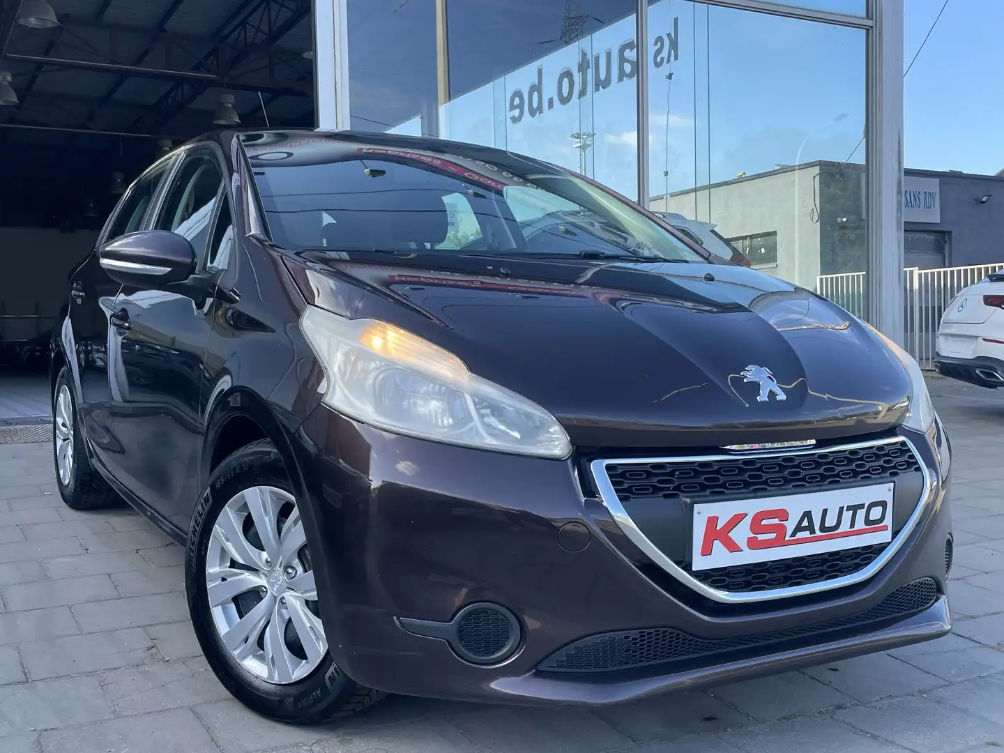 Peugeot 208 1.4 HDi Active/227.971KM/ECRAN/EURO 5 Violett - 2