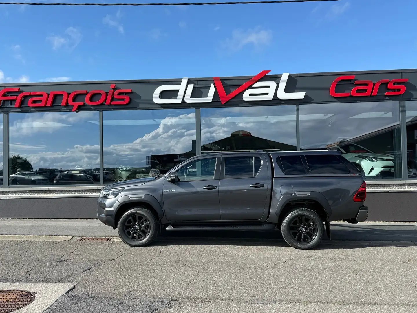 Toyota Hilux 🔥NEW DE STOCK CHEZ DUVAL EN DIFFÉRENTS COLORIS Gris - 1