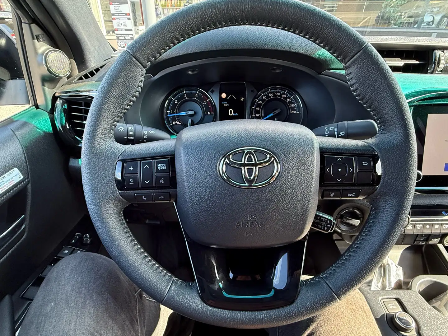 Toyota Hilux 🔥NEW DE STOCK CHEZ DUVAL EN DIFFÉRENTS COLORIS Gris - 2